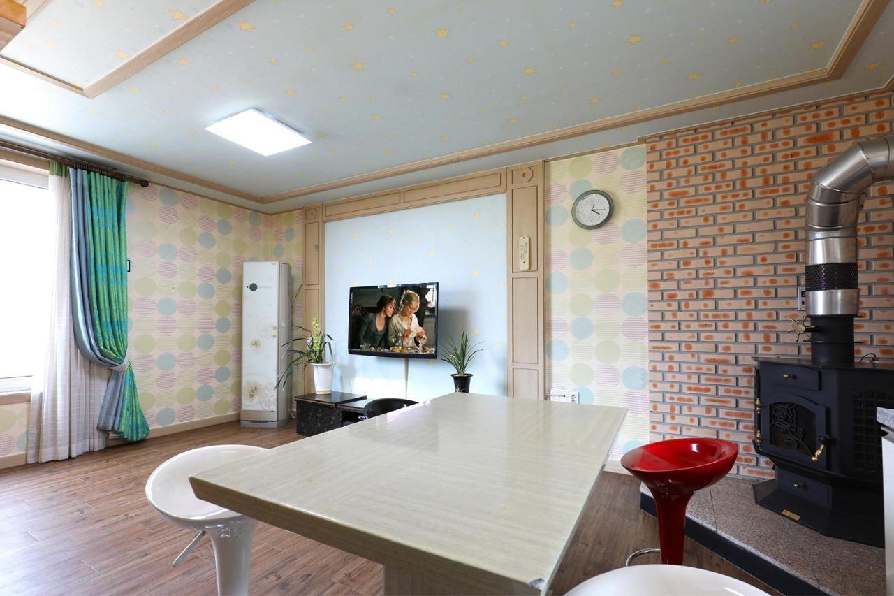Yeowoogneul Pension Chuncheon Eksteriør billede